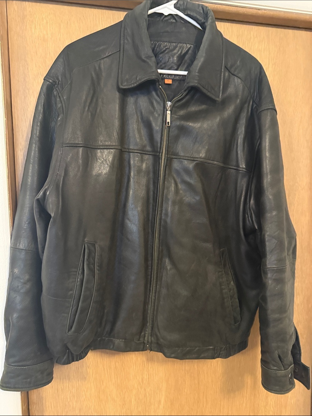 Roundtree & Yorke Black Leather Bomber Jacket